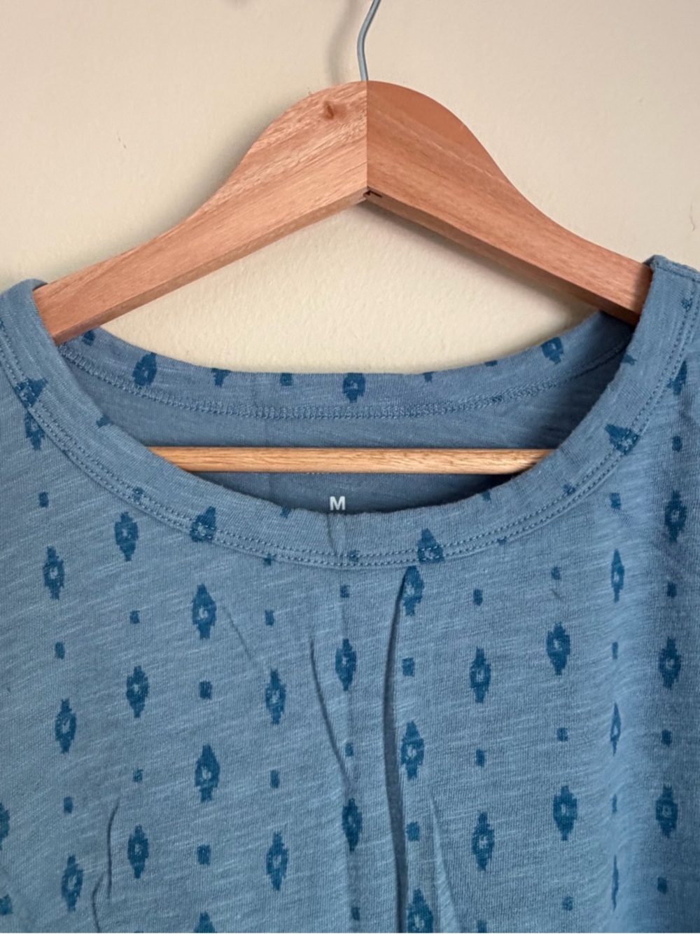 Sonoma Light Blue Short Sleeve Top with Subtle Teal Motif - Picture 3 of 8